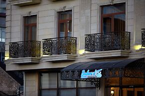 Boulevard Side Hotel