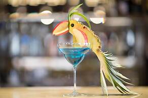 Boulevard Side Hotel