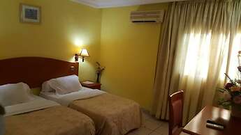 Peninsula Plaza Hotel