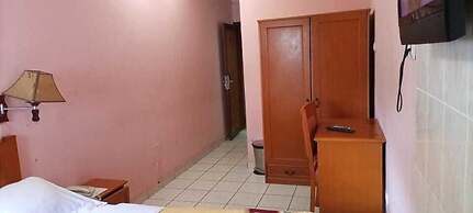 Peninsula Plaza Hotel