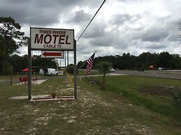 Three Rivers Motel