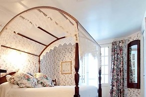 The Inn at Old Harbor