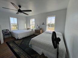 The Inn at Old Harbor