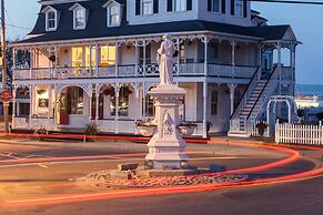 The Inn at Old Harbor