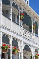 The Inn at Old Harbor