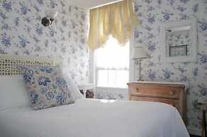 The Inn at Old Harbor