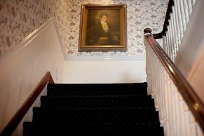 The Inn at Old Harbor