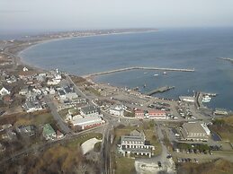 The Inn at Old Harbor