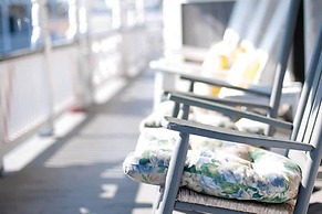 The Inn at Old Harbor