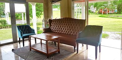 Brookside Valley Resort