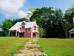 Brookside Valley Resort