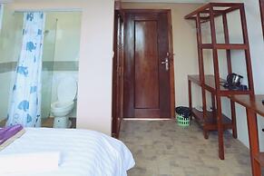 Neakru Guesthouse and Restaurant