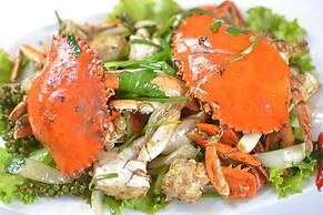 Neakru Guesthouse and Restaurant