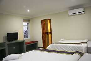 Neakru Guesthouse and Restaurant