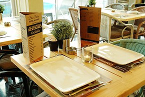 Blue Palace Hotel & Family