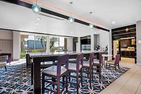 La Quinta Inn & Suites by Wyndham Corpus Christi - Portland