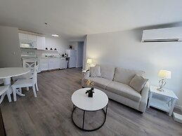 Grand Beach Inn