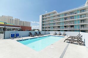 Howard Johnson by Wyndham Virginia Beach At The Beach