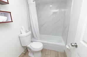 Howard Johnson by Wyndham Virginia Beach At The Beach