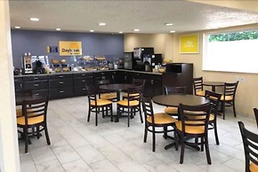 Days Inn by Wyndham Charles Town/Harpers Ferry