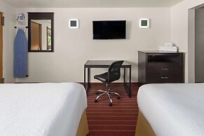 Travelodge by Wyndham Manhasset