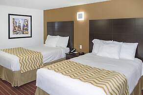 Travelodge by Wyndham Manhasset