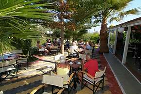 Nikolas Villas Apartments