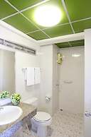 Rambuttri Village Inn & Plaza