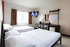 Rambuttri Village Inn & Plaza