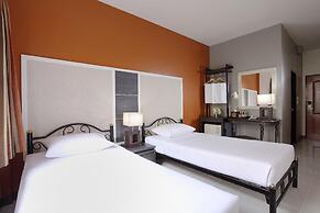 Rambuttri Village Inn & Plaza