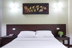 Rambuttri Village Inn & Plaza