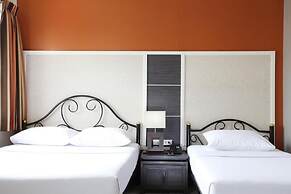 Rambuttri Village Inn & Plaza