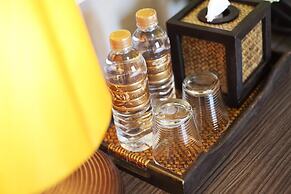 Rambuttri Village Inn & Plaza