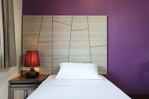 Rambuttri Village Inn & Plaza