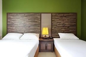 Rambuttri Village Inn & Plaza