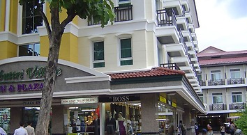 Rambuttri Village Inn & Plaza