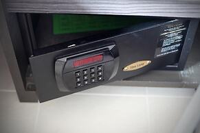 Rambuttri Village Inn & Plaza