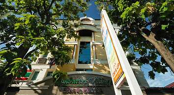 Rambuttri Village Inn & Plaza