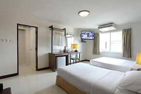 Rambuttri Village Inn & Plaza