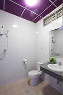 Rambuttri Village Inn & Plaza