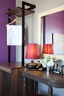 Rambuttri Village Inn & Plaza