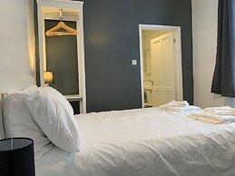 The Royal Clarence Hotel