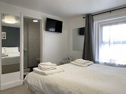 The Royal Clarence Hotel