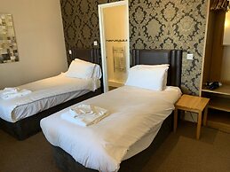 The Royal Clarence Hotel