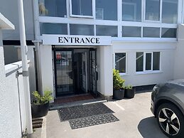 The Royal Clarence Hotel