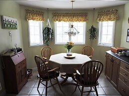 Tucked Inn the Harbour Bed & Breakfast