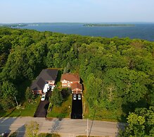 Tucked Inn the Harbour Bed & Breakfast