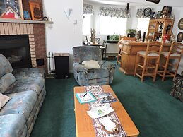 Tucked Inn the Harbour Bed & Breakfast