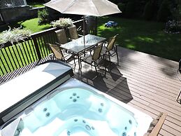 Tucked Inn the Harbour Bed & Breakfast