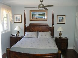Tucked Inn the Harbour Bed & Breakfast